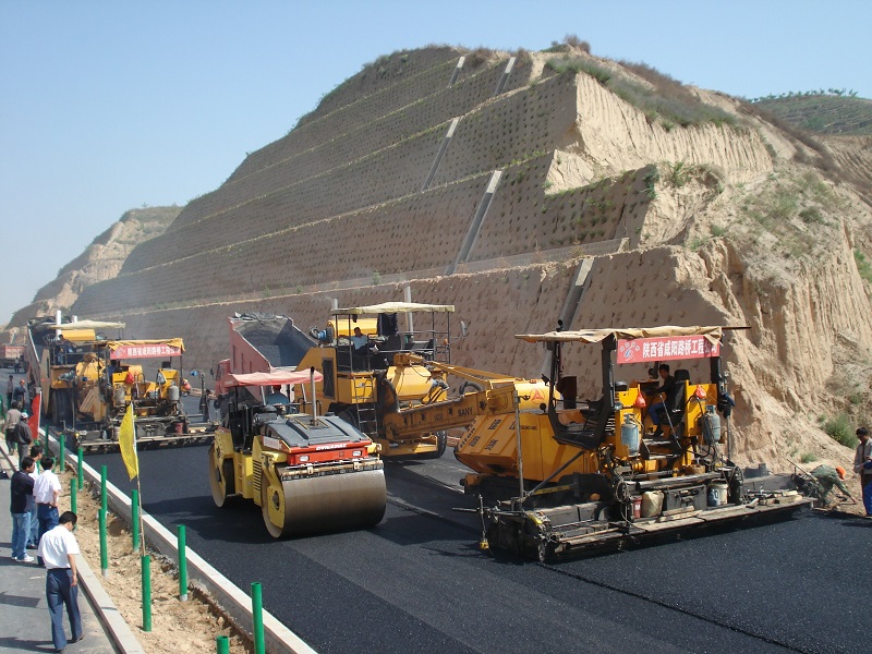 1728897513162082.jpg 6青銀線吳堡至子洲高速施工現(xiàn)場(chǎng)_proc.jpg